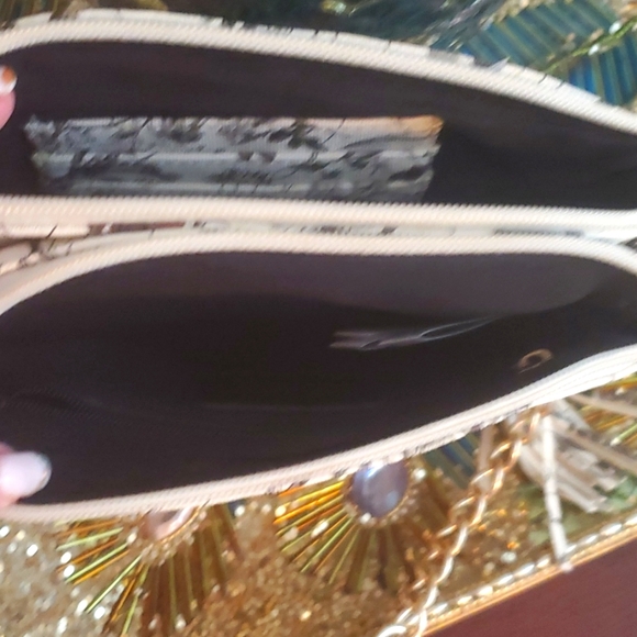 Cute floral crossbody - Picture 3 of 8